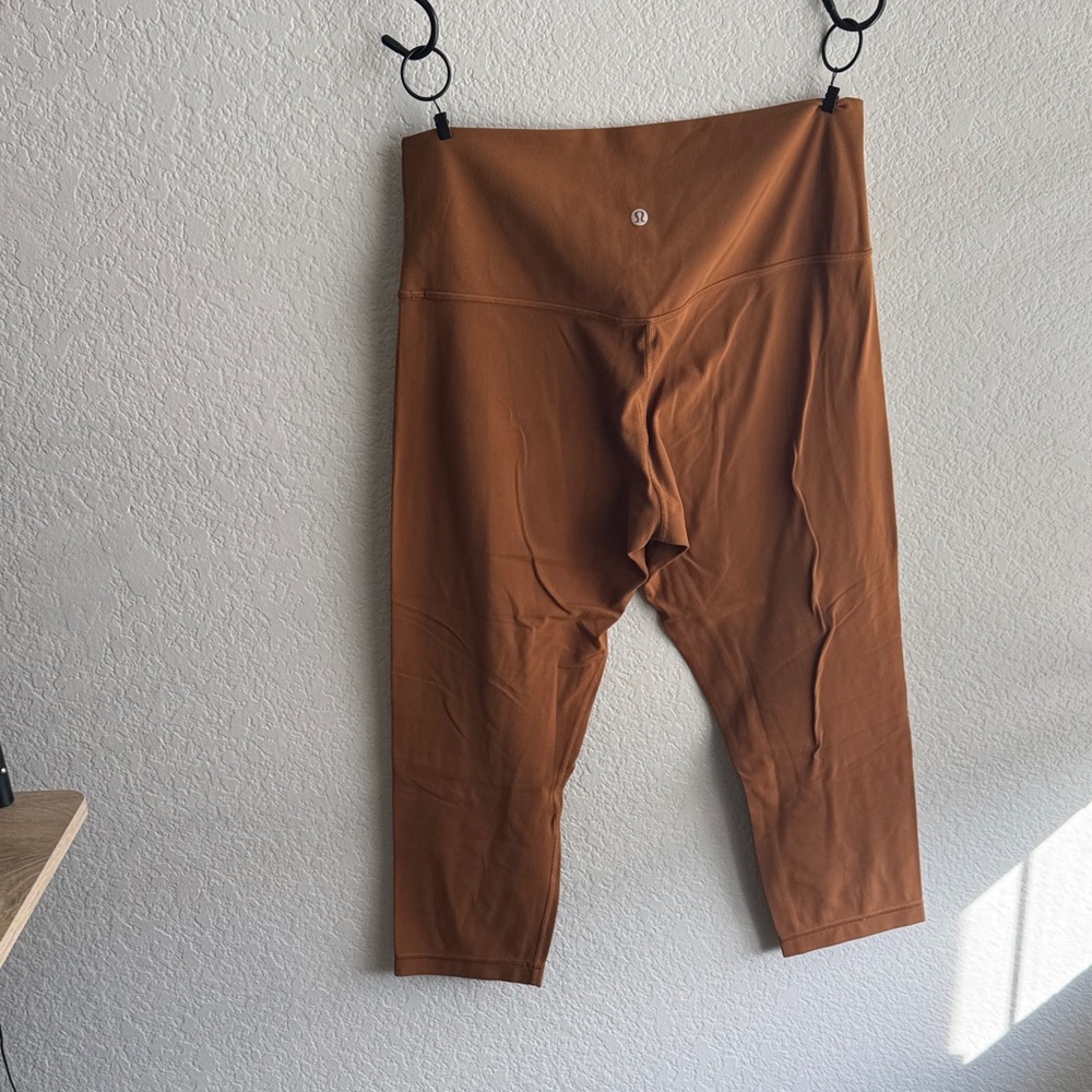 lululemon carmel brown cropped leggings - Picture 2 of 6